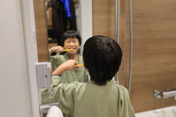 Obraz premium Brushing teeth