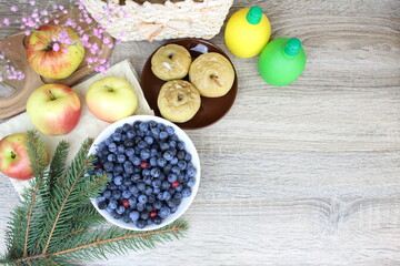 It's not often you can have sloe on the table at home, and baked apples are also a good combination.