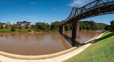 Blumenau, Santa Catarina:  Ponte Aldo Pereira de Andrade (Ponte de Ferro) sobre Rio Itajaí-açu