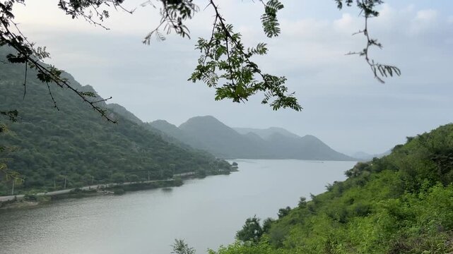 Bahubali Hills Udaipur | Stunning Aravalli Mountain Views, Sunset Point, Lake Badi Scenery, Scenic Nature Spot & Cinematic Travel Video