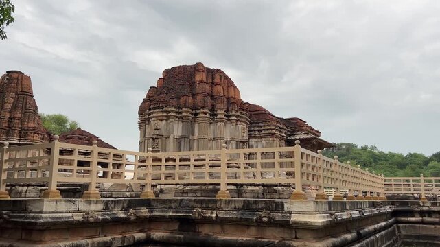 Sahastra Bahu Temple Udaipur | Ancient Sas-Bahu Temple Nagda, Intricate Carvings, Heritage Architecture, Scenic Aravalli Views & Travel Video