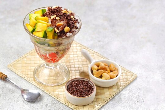 Es podeng, Es puter, Es dung dung  is an Indonesian dessert similar to ice cream made from coconut milk as a substitute for milk.