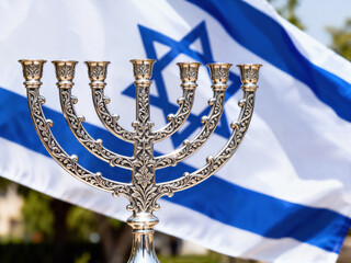 Die Menora und die Fahne von Israel