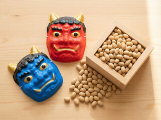 節分の鬼のお面と豆