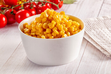 Yellow sweet canned corn grain