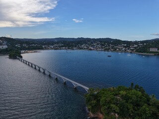 Obraz premium bridge samana downtown aerial view puente cayo vigia