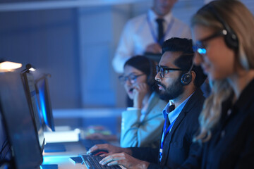 Future team lead headset guides human AI collaboration points screen AI generated insights predictive models refine strategy achieve optimal performance augmented intelligence workflow activates now b