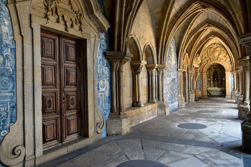 Galerie du cloitre de la cath&eacute;drale de Porto 