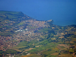 Veduta Aerea del Borgo di Anguillara Sabazia sul Lago di Bracciano e la Campagna Circostante 1163