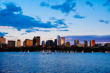 Naklejka premium Boston, Massachusetts, USA: 10 25 2025: Boston Charles river sunset fall landscape