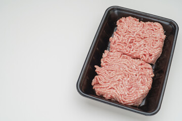 食品トレーの上の豚ミンチ肉・豚ひき肉