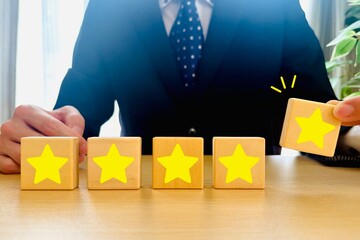 星5つとビジネスマン