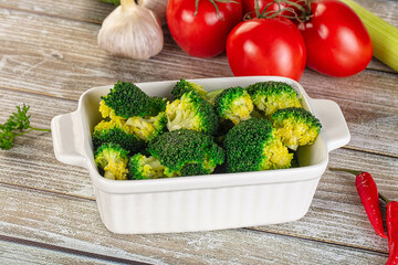 Boiled broccoli cabbage in the bowl