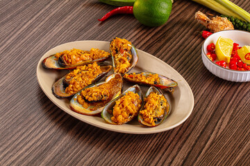 Gourmet baked mussels with garlik