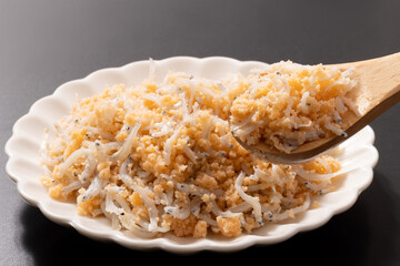 サーモンフレークと釜揚げしらすのふりかけ