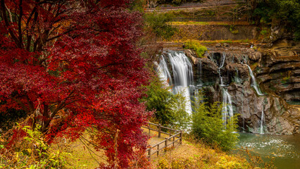 紅葉の竜門の滝　那須烏山　絶景