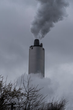 Steam enveloping industry infrastructure demonstrates sustainability as clean energy moderates emission variation, improves efficiency and strengthens an environment process aligned with transition.