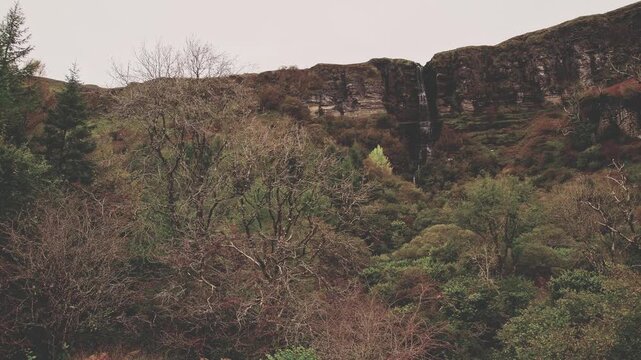 4k Shot in Ireland of Devils Chimney (Trail head)