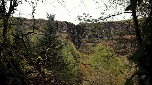 4k Shot in Ireland of Devils Chimney (Trail head)