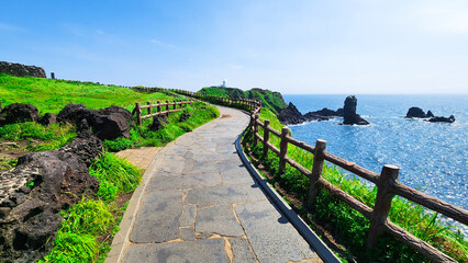 Fototapeta premium Beautiful scenery along the coastal road.