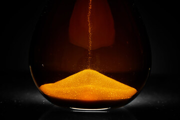 Leise f&auml;llt der Sand