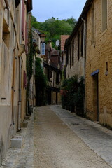 Fototapeta premium empty medieval street in Montignac Lascaux