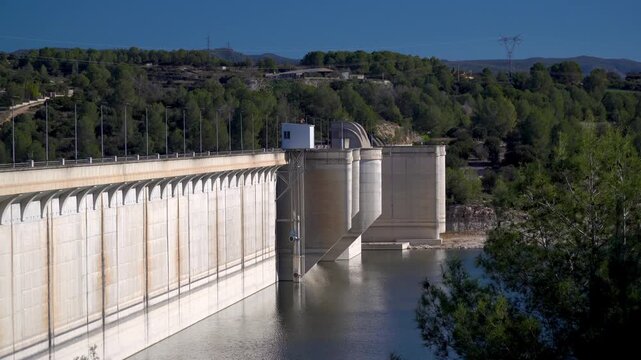 View of the Bellus reservoir sluice gates.