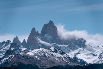 Obraz premium Iconic view of Mount Fitz Roy in Argentinian Patagonia on the road on the way to El Chalten
