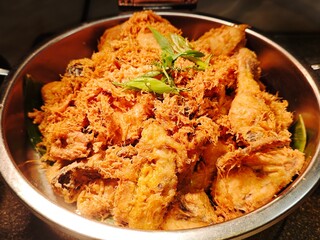  Fried chicken with eggs