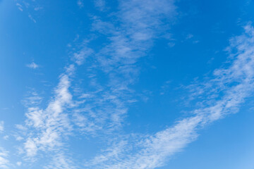 秋の爽やかな青空と雲02