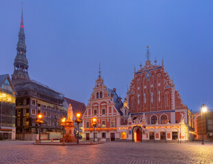 Fototapeta premium Christmas lights at House of the Blackheads and Town Hall Square in Riga, Latvia