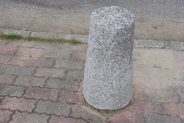 石で作られた輪どめ