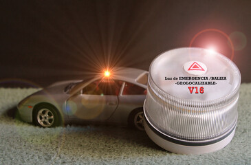 Luz baliza V16 homologada para emergencia de coche y moto