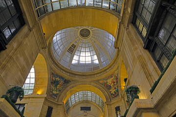 Obraz premium The ceiling inside The Exchange, Nottingham, in November, 2025.