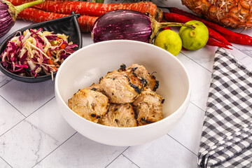 Afgani chicken kebab with white marinade