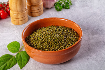 Raw dry green mash bean