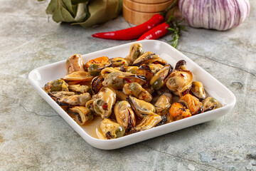Canned mussels in oil and spices