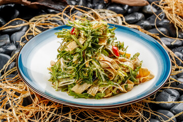 Cold dish: Chili oil bitter chrysanthemum salad with tofu skin