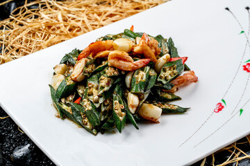 Garlic Shrimp Stir-fried with Okra