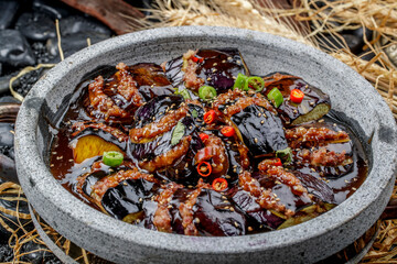 Delicious Stone Pot Braised Eggplant