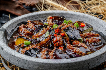 Delicious Stone Pot Braised Eggplant