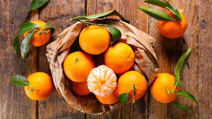 Obraz premium fresh ecological clementine or mandarin fruit