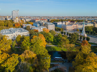 Obraz premium Riga, Latvia – Aerial view of the city center with the boulevard ring and Old Town (Vecriga) on a sunny autumn day