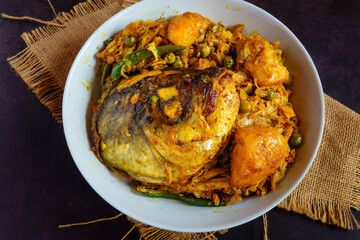 Macher Matha Diye Badhakopi | Bengali Fish Head with Cabbage Curry | Traditional Bengali Home-Style Recipe | Comforting Cabbage Fish Curry
