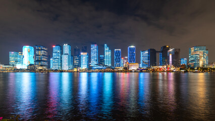 Obraz premium Night view of the urban skyline in the financial district of Guangzhou, China