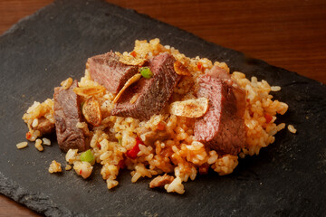 ガーリックステーキライス