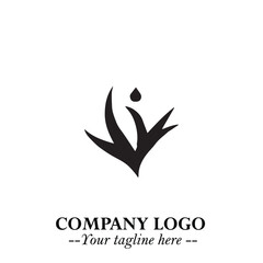 Obraz premium Elegant Black Crown Logo Symbol on a Clean White Background for Premium Branding Design