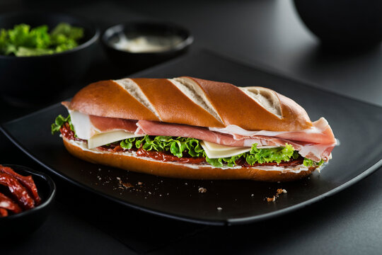Sandwich with prosciutto