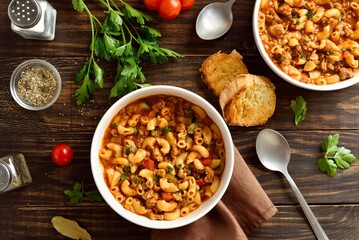 Dsh with ground beef and elbow macaroni in tomato sauce