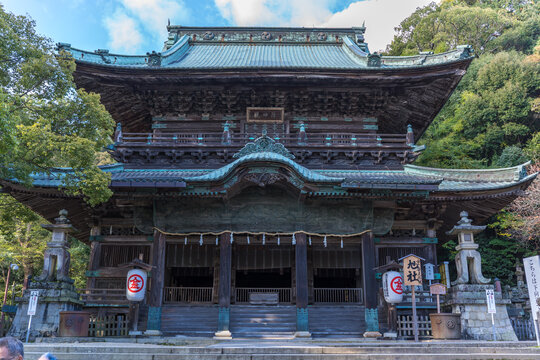 日本の香川にある、長い階段が有名な、金刀比羅宮の参道の風景